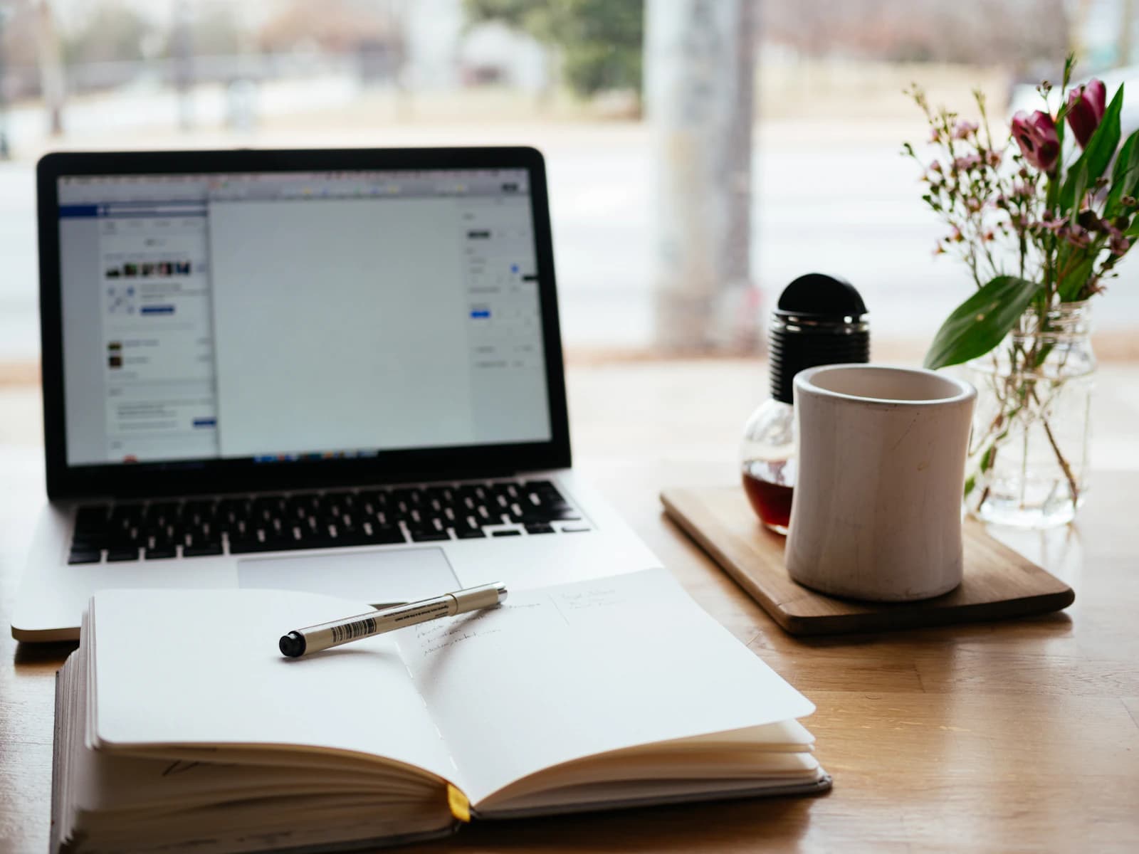 یادگیری آنلاین با لپتاپ